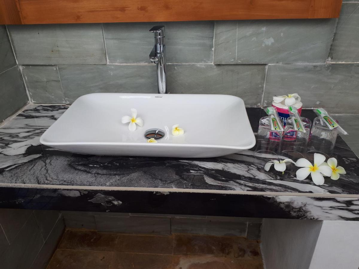 Coco Bale Hotell Gili Meno Exteriör bild